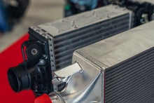 Load image into Gallery viewer, CSF High-Performance Intercooler System Features (CSF #8188)