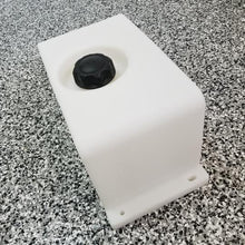 Load image into Gallery viewer, Burger Motorsports BMS 2 Gallon Universal Low Profile WMI Tank
