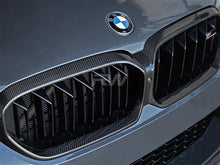 Load image into Gallery viewer, RW Carbon BMW F90 M5 G30 LCI Carbon Fiber Grille Surrounds bmwf90028