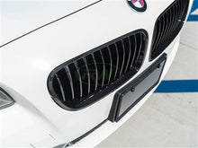 Load image into Gallery viewer, RW Carbon BMW F10 Gloss Black Kidney Grilles bmwf10027