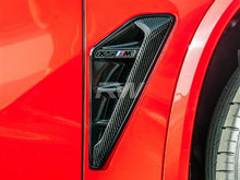 Load image into Gallery viewer, RW Carbon BMW F95 X5M Carbon Fiber Side Vent Covers bmwf9509