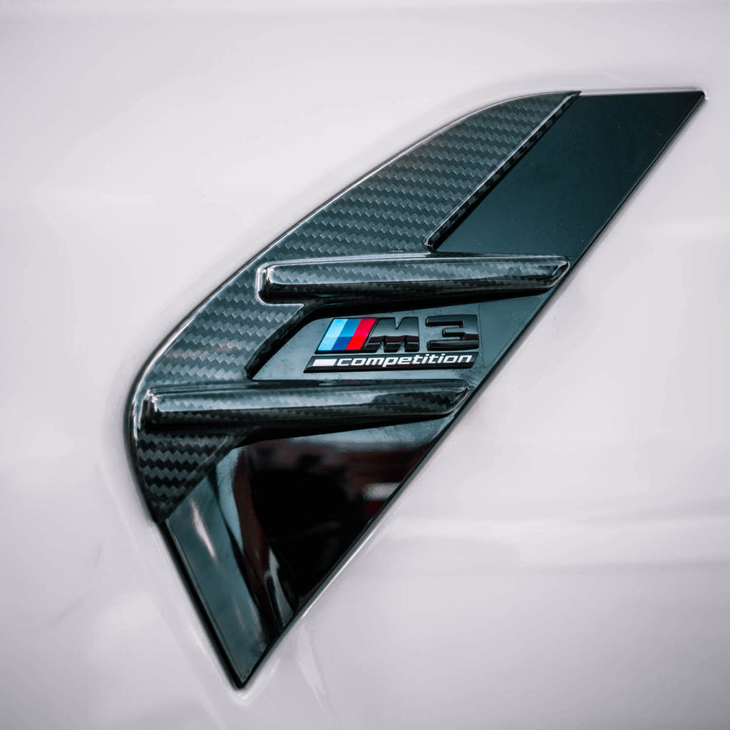 R44 MHC PLUS BMW G80 M3 PRE PREG CARBON FIBRE SIDE FENDER BADGE COVER